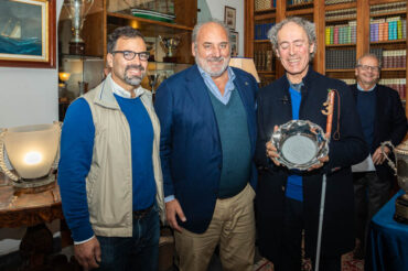 Week end di premiazioni a Napoli. La Classe si fa notare anche con mare grosso. A Macchese il Trofeo Alessandro Chiodo.